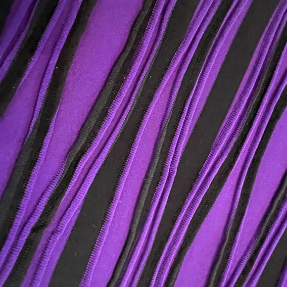 DANA BUCHMAN PURPLE AND BLACK STRIPED WOMEN’s TOP SIZE MEDIUM SLEEVELESS 
V NECK - Picture 4 of 11